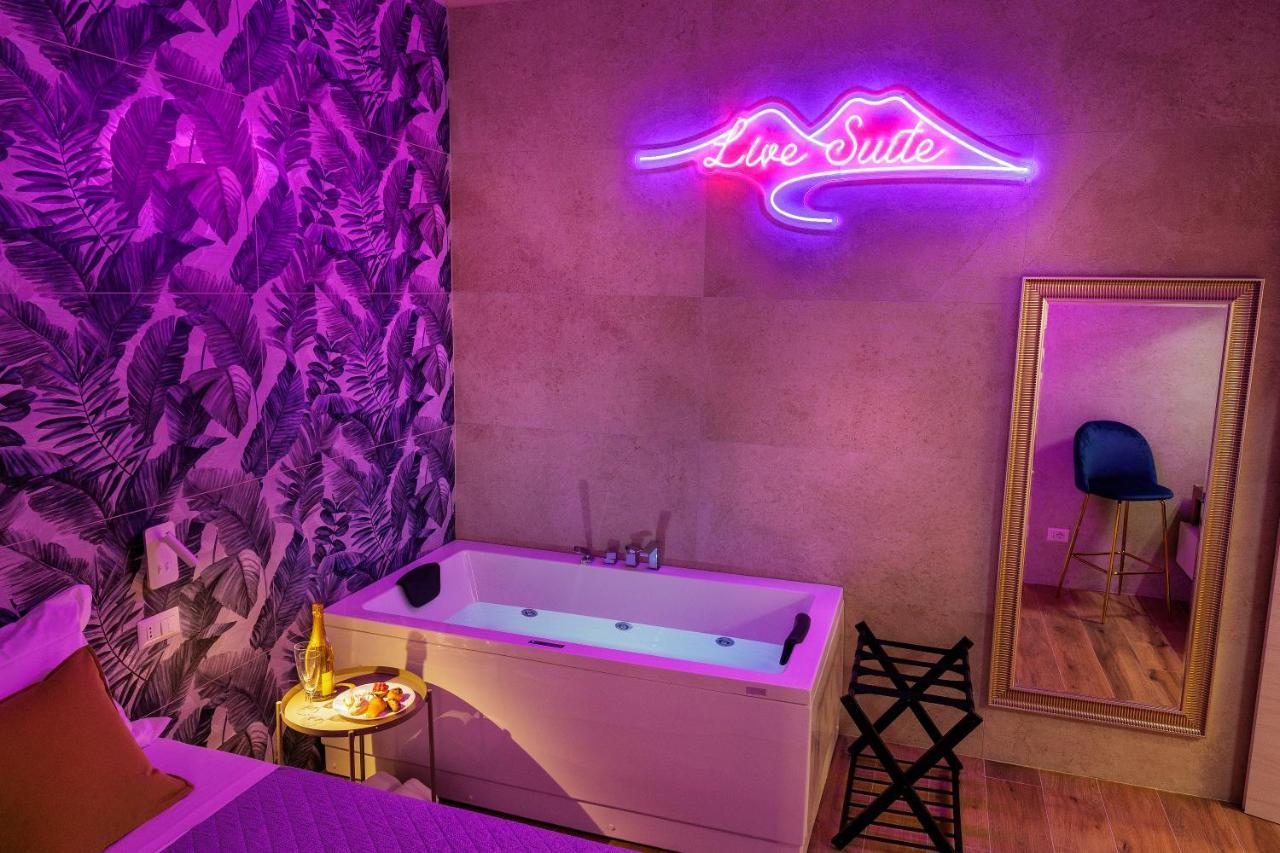 Live Suite Napoli Exterior photo