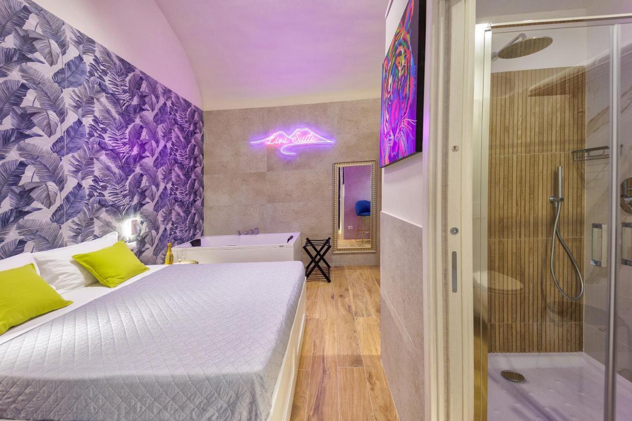 Live Suite Napoli Exterior photo